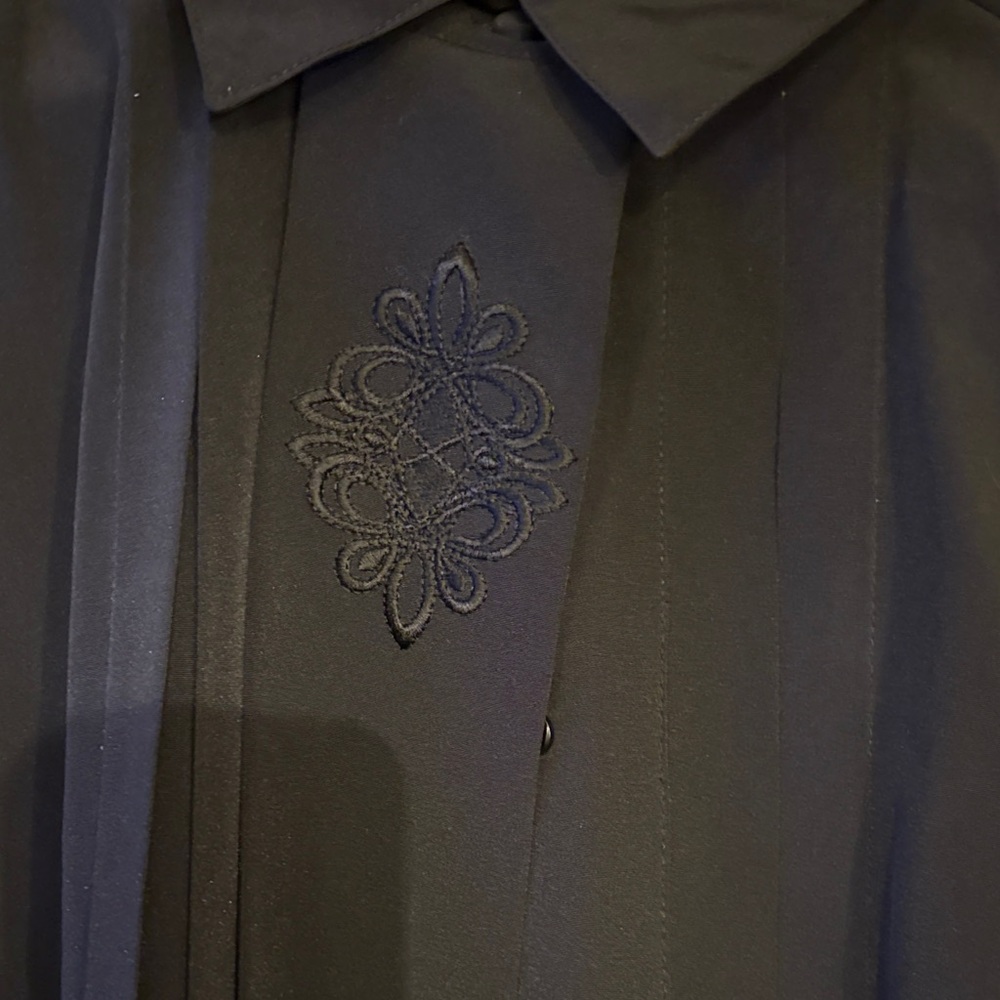 Yves St. Clair Black Dress Shirt with Embroidery - Picture 3 of 4